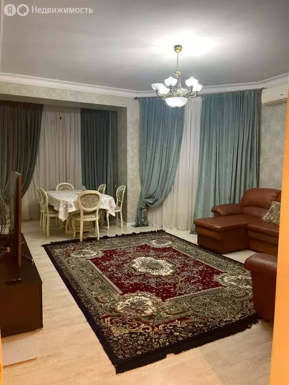 3-комнатная квартира: Махачкала, проспект Петра I, 121 (78 м) - Фото 1