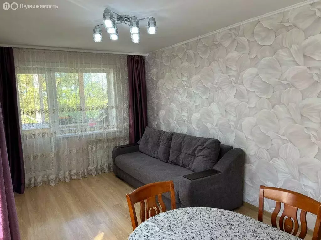 3-комнатная квартира: Шелехов, 1-й микрорайон, 7 (61 м) - Фото 0