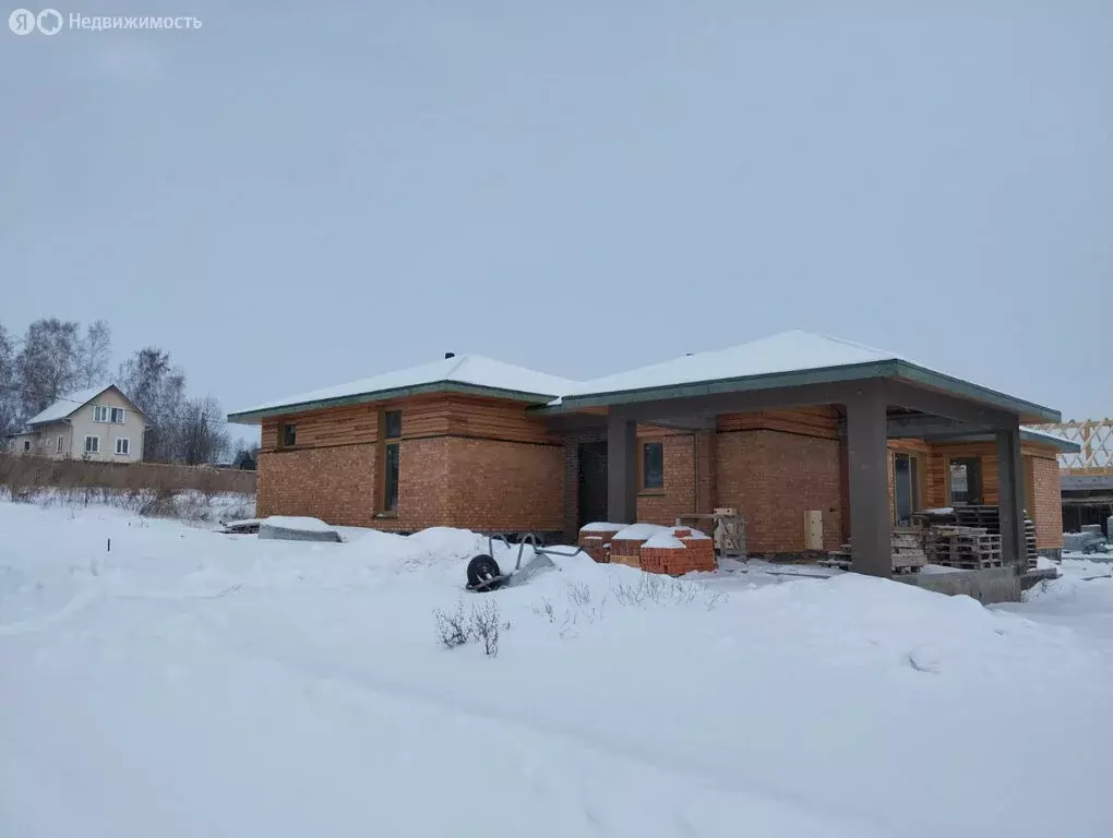 Дом в село Ленинское, улица Андреева, 100 (140 м) - Фото 1