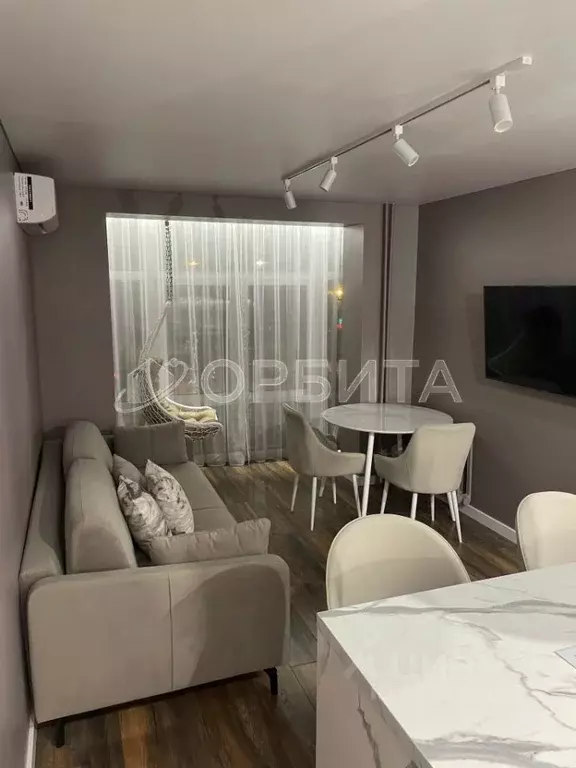 2-к кв. Тюменская область, Тюмень Солнечный проезд, 4 (51.2 м) - Фото 0