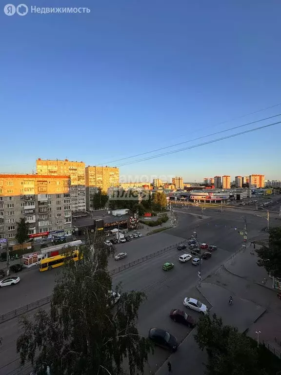 3-комнатная квартира: Ижевск, Молодёжная улица, 10 (54 м) - Фото 0