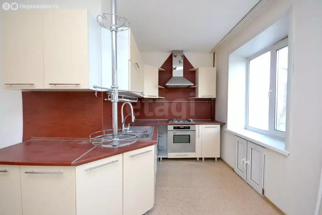 3-комнатная квартира: Якутск, улица Дзержинского, 3 (63.2 м) - Фото 2