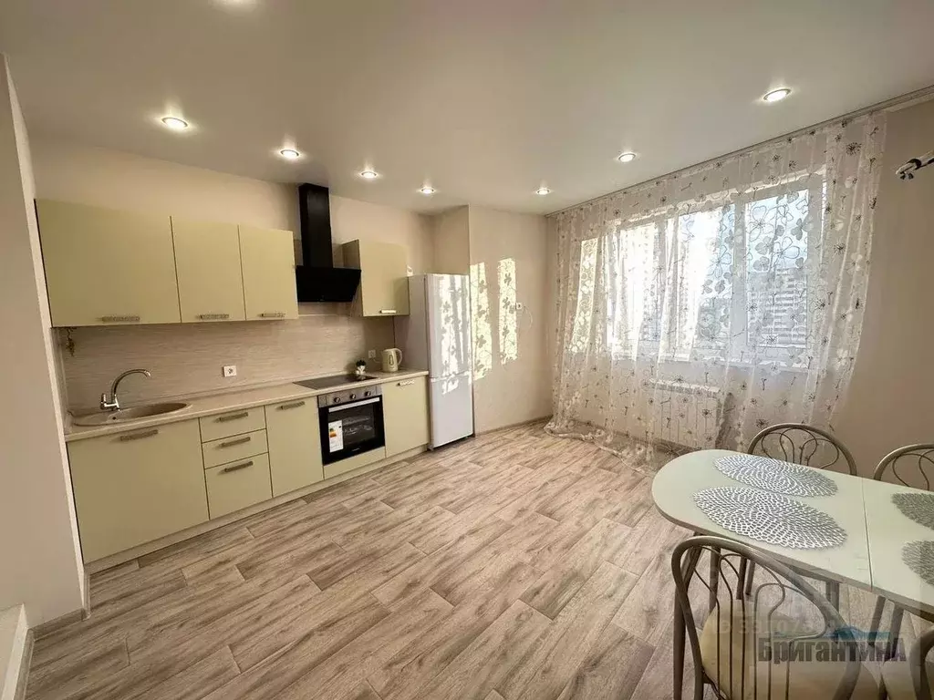 2-к кв. Самарская область, Самара просп. Карла Маркса, 246 (70.0 м) - Фото 1