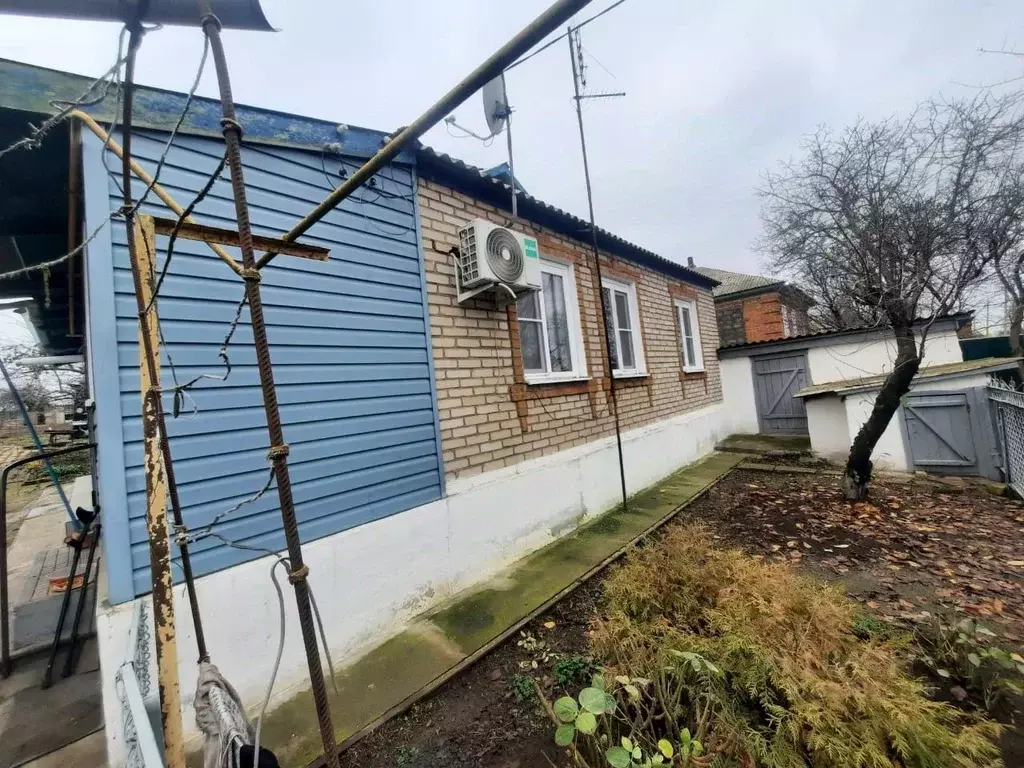 Дом в Ростовская область, Белокалитвинский район, пос. Синегорский  ... - Фото 1