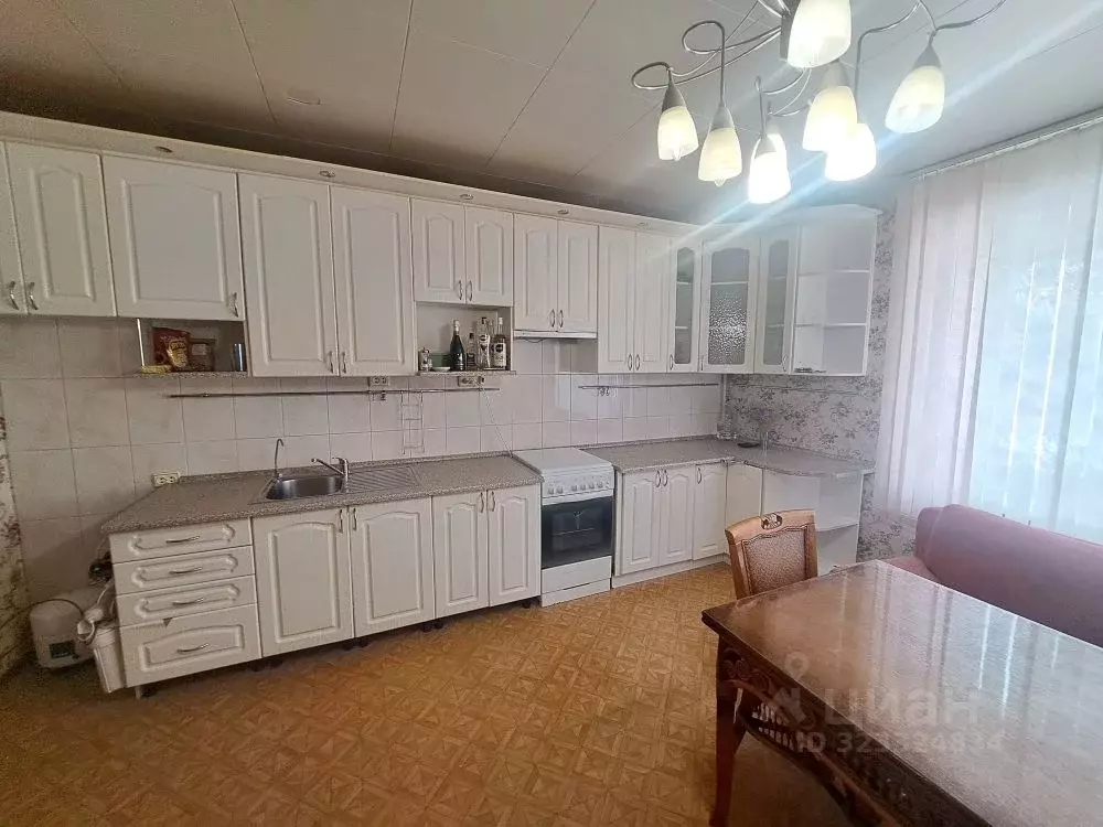 Дом в Оренбургская область, Орск Новый город мкр, ул. Швейников (341 ... - Фото 1