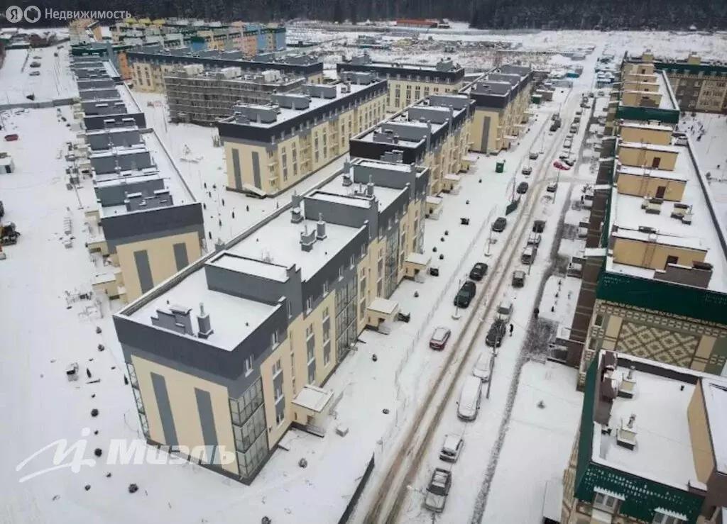 3-комнатная квартира: деревня Солманово, территория МЖК Изумрудная ... - Фото 0