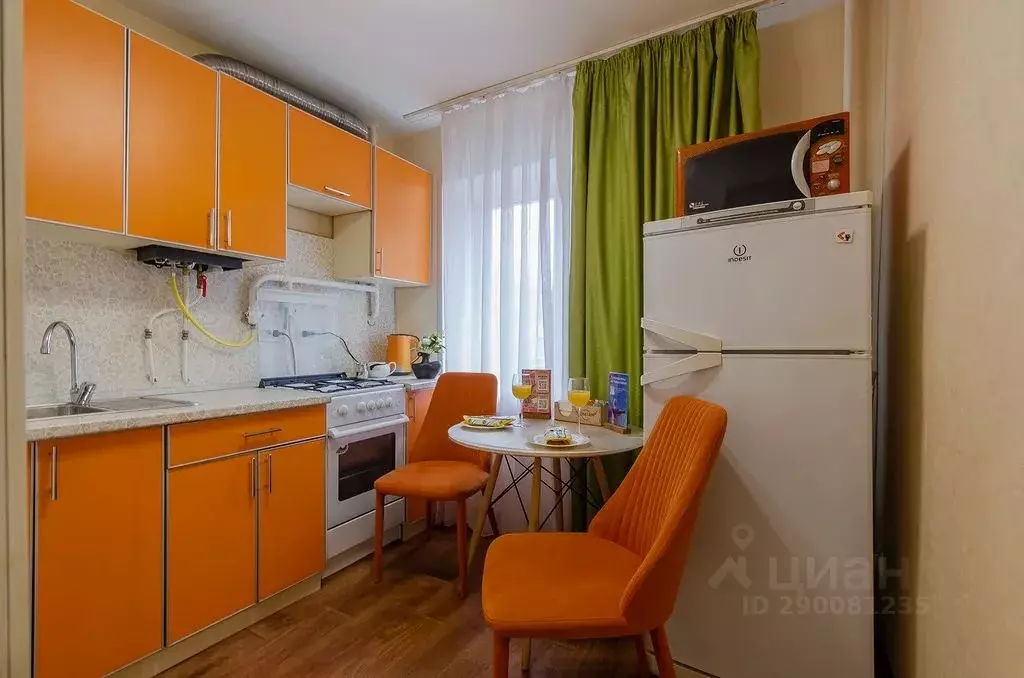 2-к кв. Чувашия, Чебоксары ул. Чапаева, 13 (45.0 м) - Фото 1