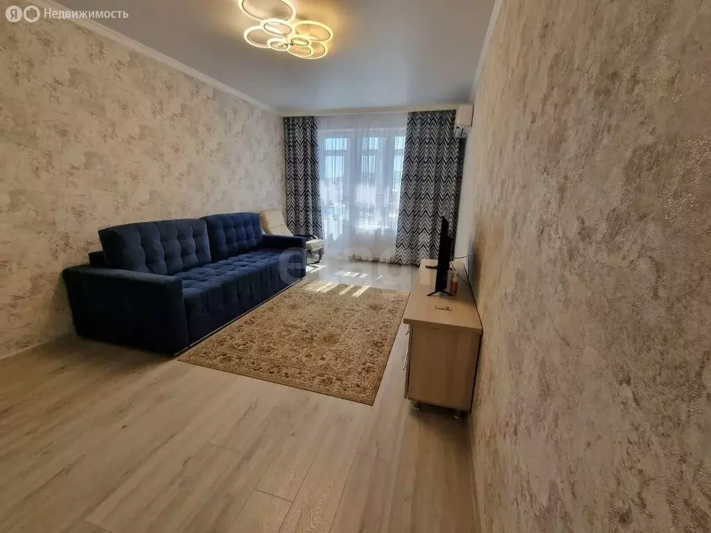 3-комнатная квартира: Анапа, улица Ивана Голубца, 147 (72 м) - Фото 1