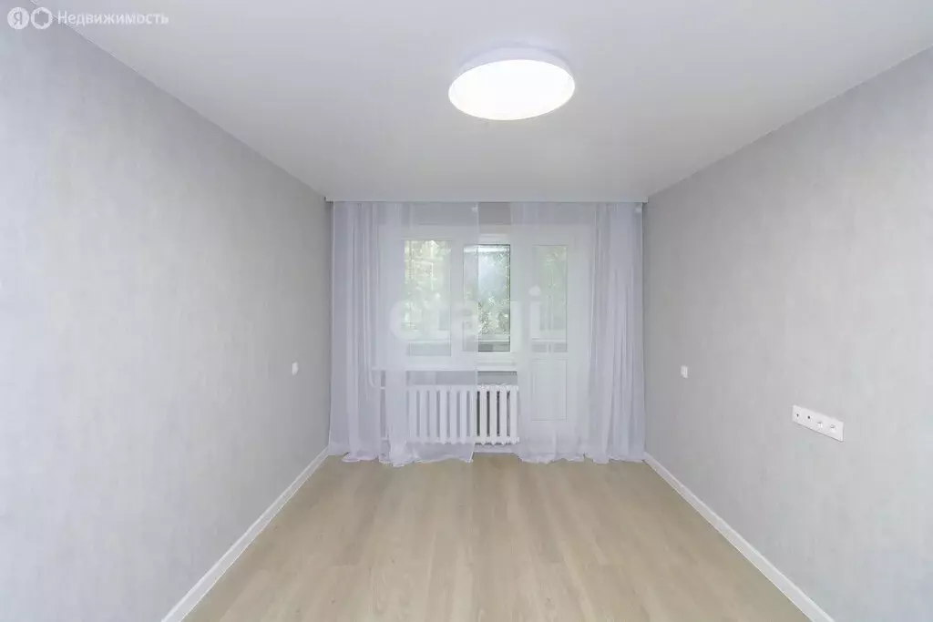 1-комнатная квартира: Тюмень, улица 50 лет Октября, 54 (35.1 м) - Фото 2