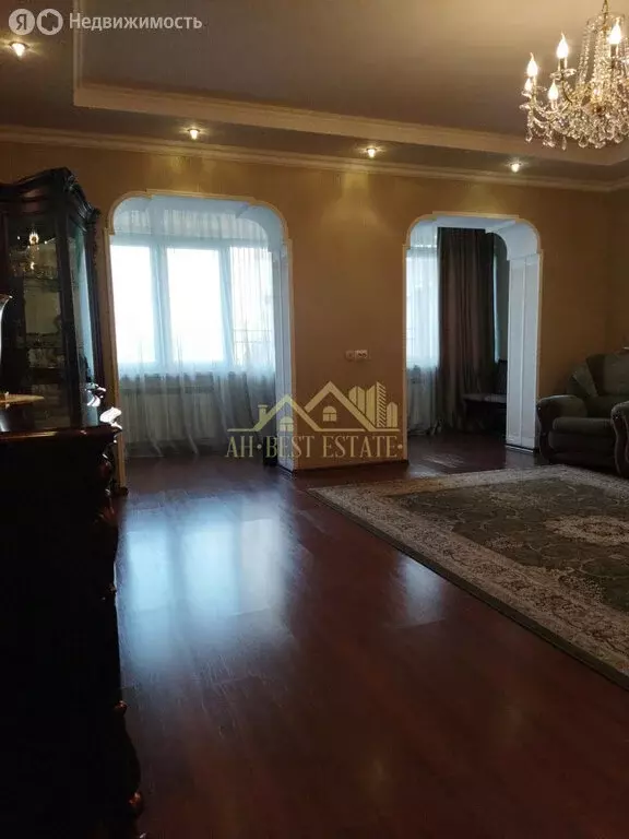 3-комнатная квартира: Владикавказ, Весенняя улица, 1к5 (100 м) - Фото 1