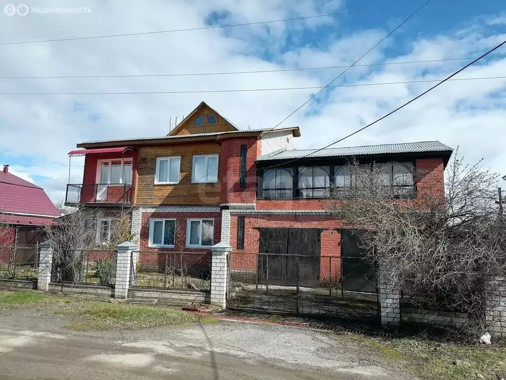 Дом в Выкса, улица Энгельса (226.4 м) - Фото 1