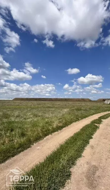 Участок в Крым, Сакский район, с. Суворовское 11 (12.0 сот.) - Фото 1