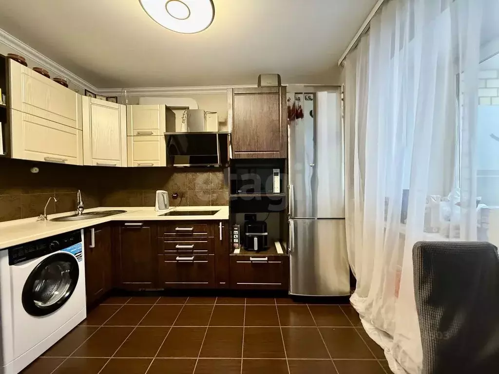 3-к кв. Тюменская область, Тюмень ул. Ю.-Р.Г. Эрвье, 10 (70.9 м) - Фото 1