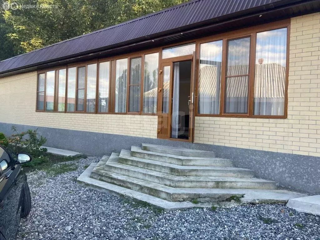 Дом в Барсуки, село Барсуки, Сунженская улица (200 м) - Фото 1
