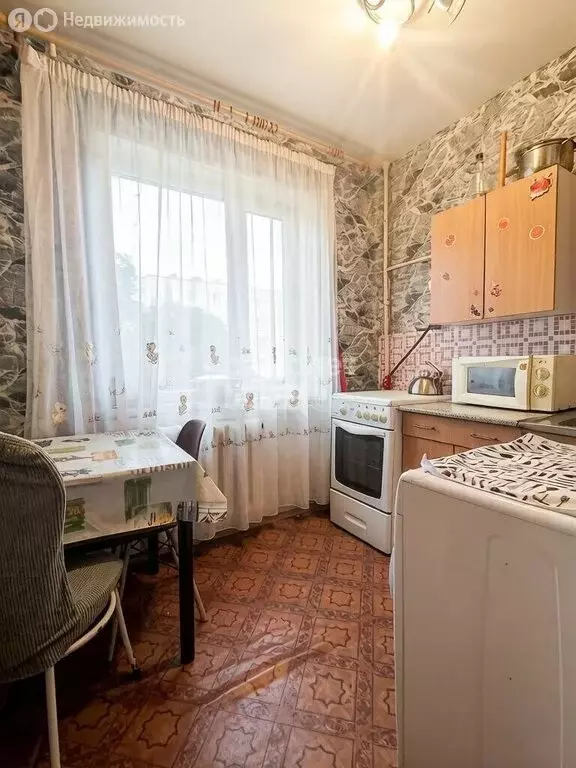 2-комнатная квартира: Каменногорск, улица Бумажников, 17 (50 м) - Фото 2