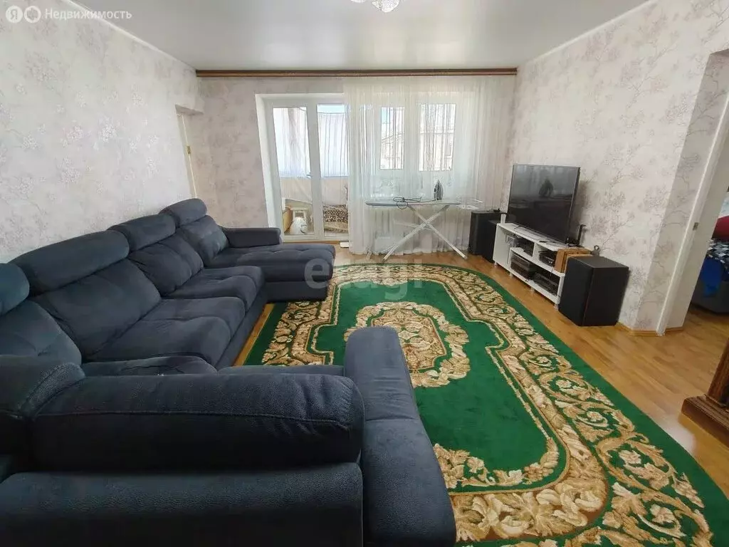 3-комнатная квартира: Шадринск, улица Володарского, 39 (89.7 м) - Фото 0