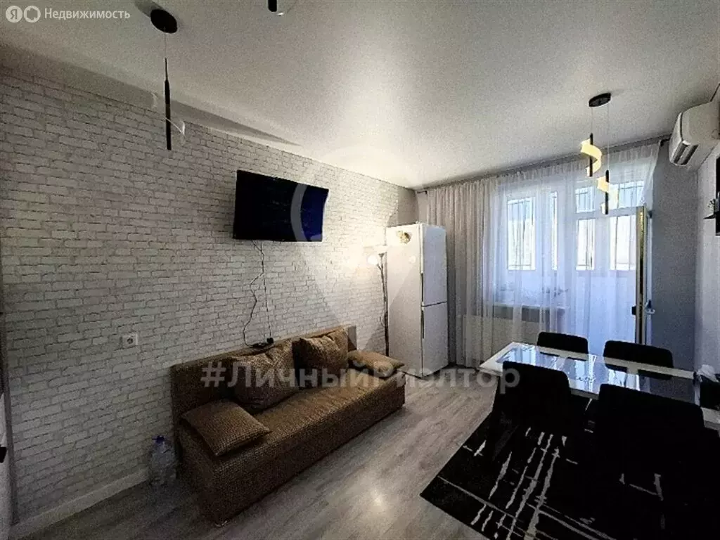 2-комнатная квартира: Краснодар, улица имени Героя Ростовского, 8к1 ... - Фото 0
