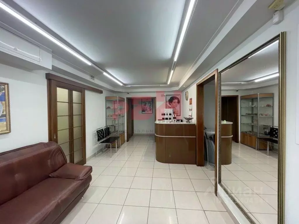 Офис в Тюменская область, Тюмень ул. Мельникайте, 127Ак2 (69 м) - Фото 1