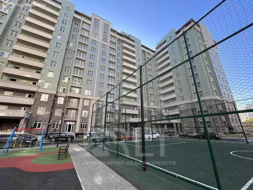 3-комнатная квартира: Махачкала, улица Титова, 144к3 (95.5 м) - Фото 1