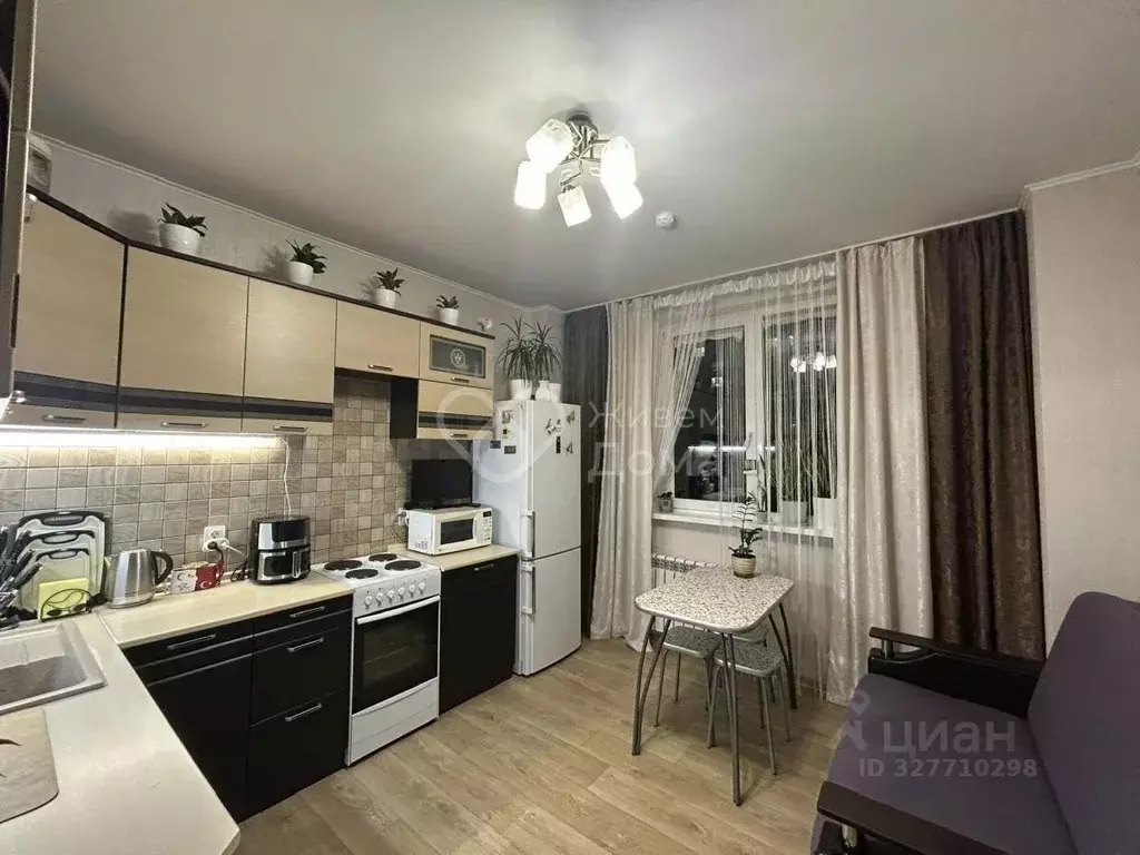 2-к кв. Волгоградская область, Волгоград ул. Малиновского, 10А (52.0 ... - Фото 1