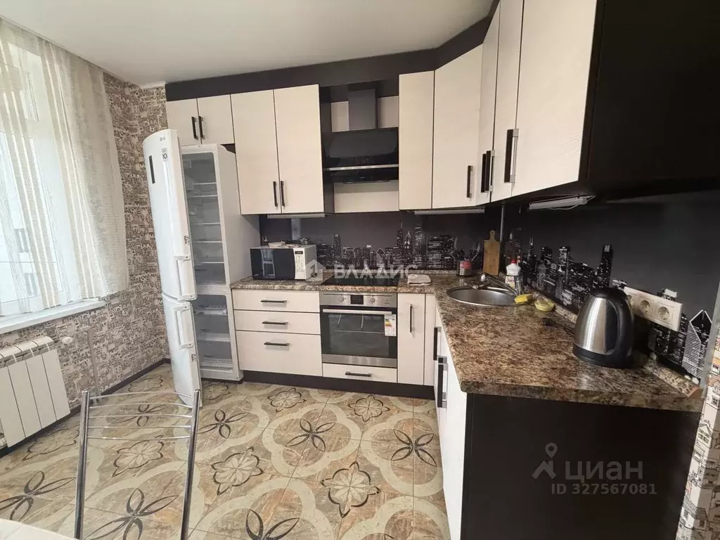 2-к кв. Белгородская область, Белгород Вокзальная ул., 26А (77.0 м) - Фото 1