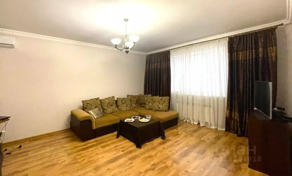 Дом в Крым, Симферополь ул. Мелевше, 9 (350 м) - Фото 1