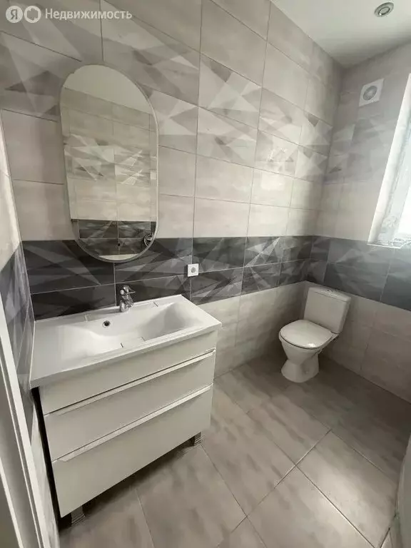 Дом в Пионерское, улица Идриса Асанина, 7 (90 м) - Фото 1