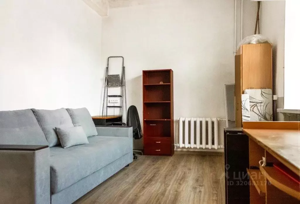 Комната Свердловская область, Екатеринбург ул. Ломоносова, 21 (16.4 м) - Фото 2