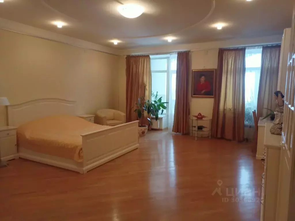 5-к кв. Вологодская область, Вологда Пречистенская наб., 70 (360.0 м) - Фото 1