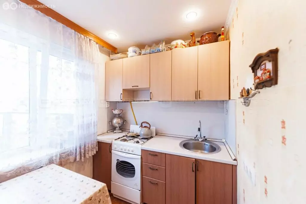 3-комнатная квартира: село Высокая Гора, Юбилейная улица, 10 (56.5 м) - Фото 0