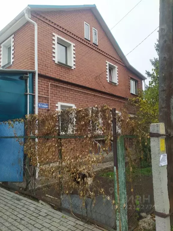 Коттедж в Челябинская область, Челябинск ул. Гайдара (325 м) - Фото 1