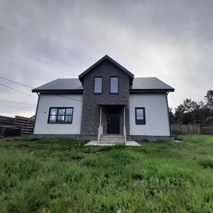 Дом в Иркутская область, Иркутский муниципальный округ, д. Карлук ул. ... - Фото 0