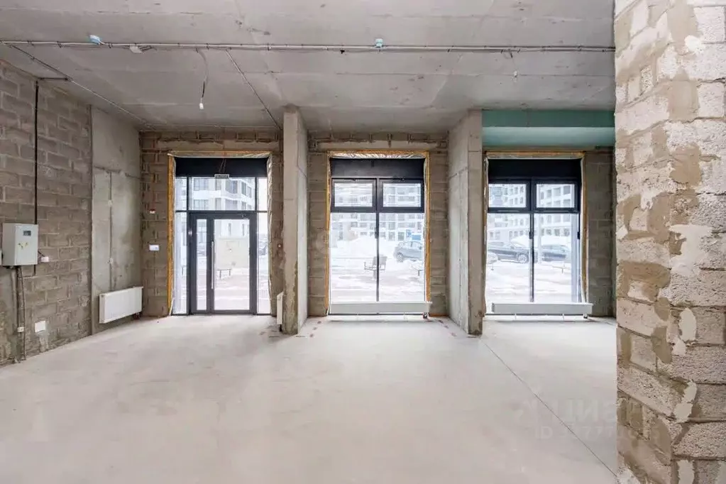 Помещение свободного назначения в Тюменская область, Тюмень ул. Андрея ... - Фото 1