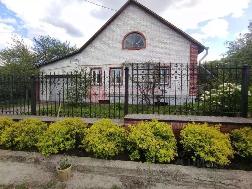 Дом в Белгородская область, Старый Оскол Стойленский пер., 8 (205 м) - Фото 0