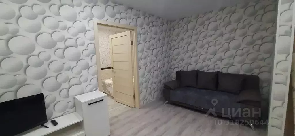 2-к кв. Волгоградская область, Камышин ул. Короленко, 4А (35.0 м) - Фото 1