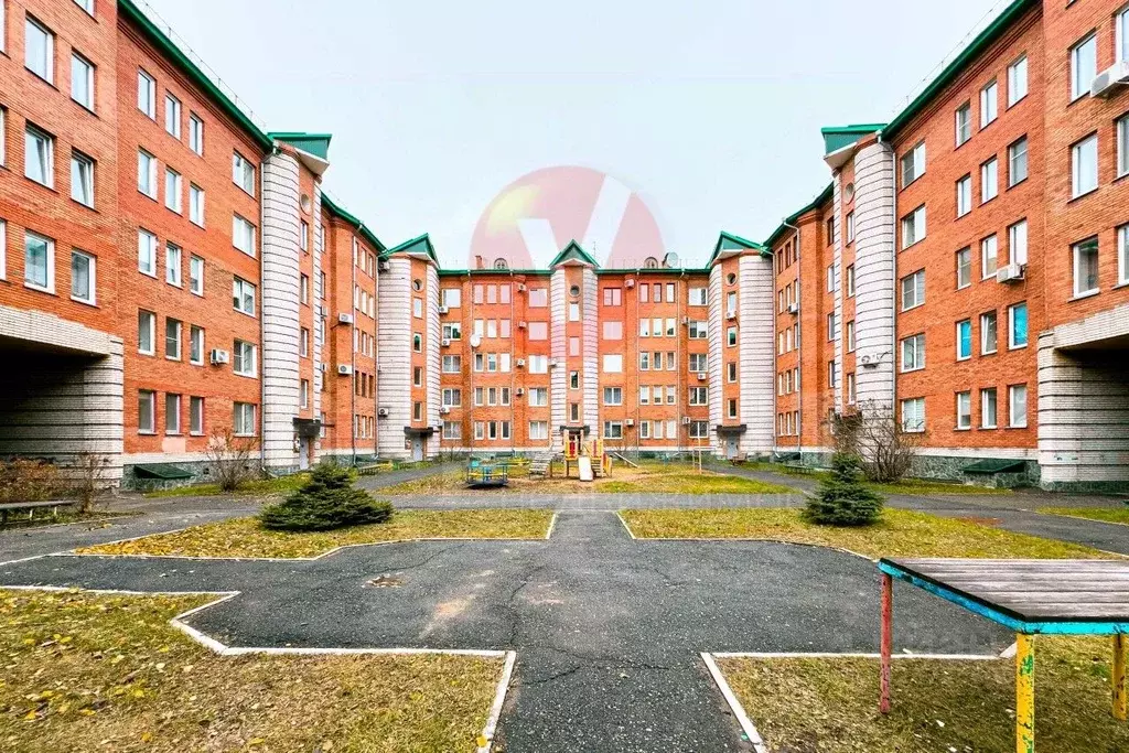 3-к кв. Омская область, Омск ул. Орловского, 5 (100.0 м) - Фото 1