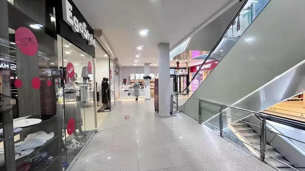 Торговая площадь в Красноярский край, Красноярск ул. Молокова, 56с1 ... - Фото 1