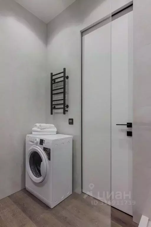 Комната Санкт-Петербург наб. Макарова, 58 (30.0 м) - Фото 0
