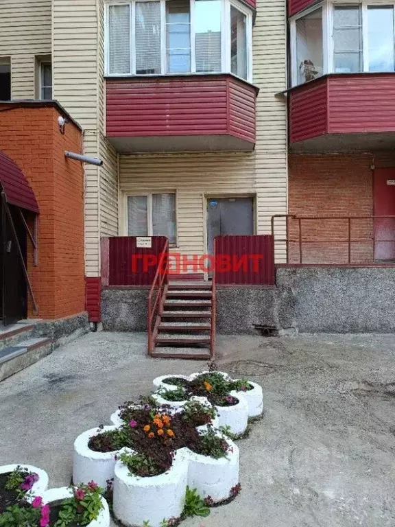 Офис в Новосибирская область, Новосибирск ул. Адриена Лежена, 13 (128 ... - Фото 0