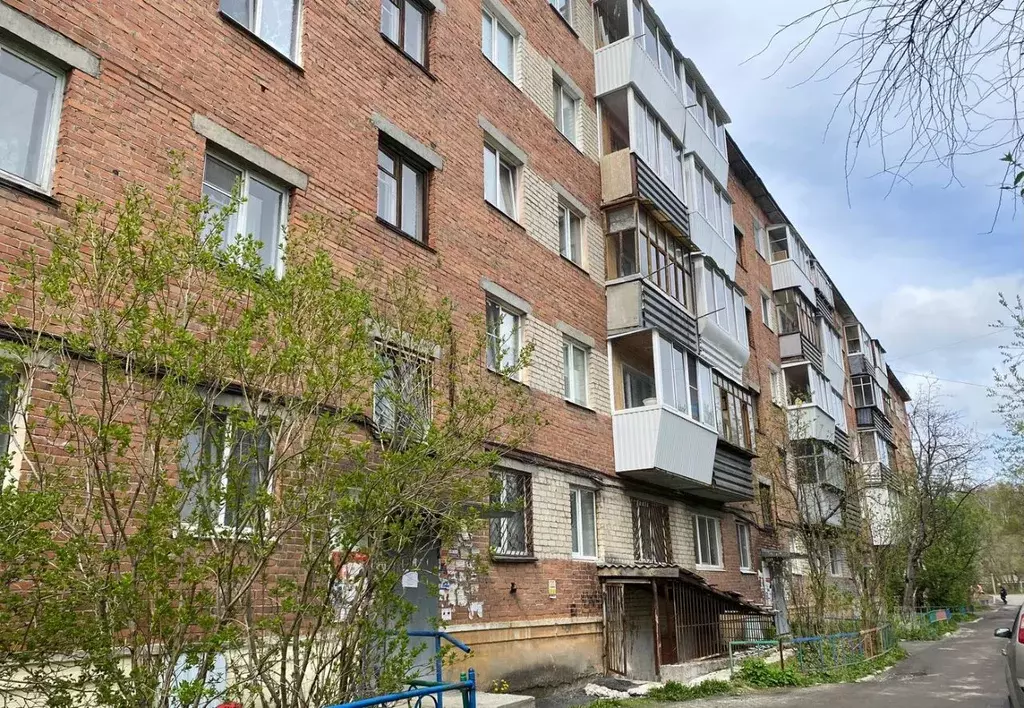 3-к кв. Свердловская область, Среднеуральск ул. Кирова, 22 (59.4 м) - Фото 0