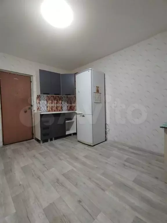 8-к. квартира, 18 м, 1/5 эт. - Фото 1