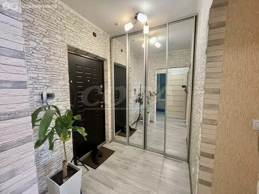 1-комнатная квартира: Тюмень, улица Александра Протозанова, 16 (38 м) - Фото 0