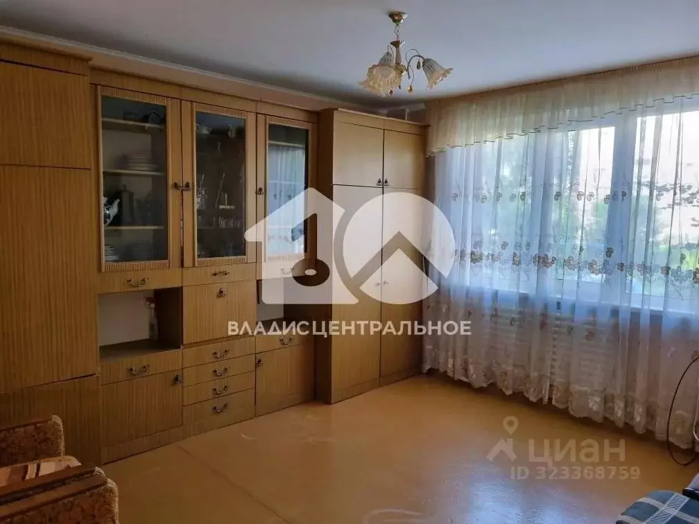 2-к кв. Новосибирская область, Новосибирск Универсальная ул., 4 (42.2 ... - Фото 1