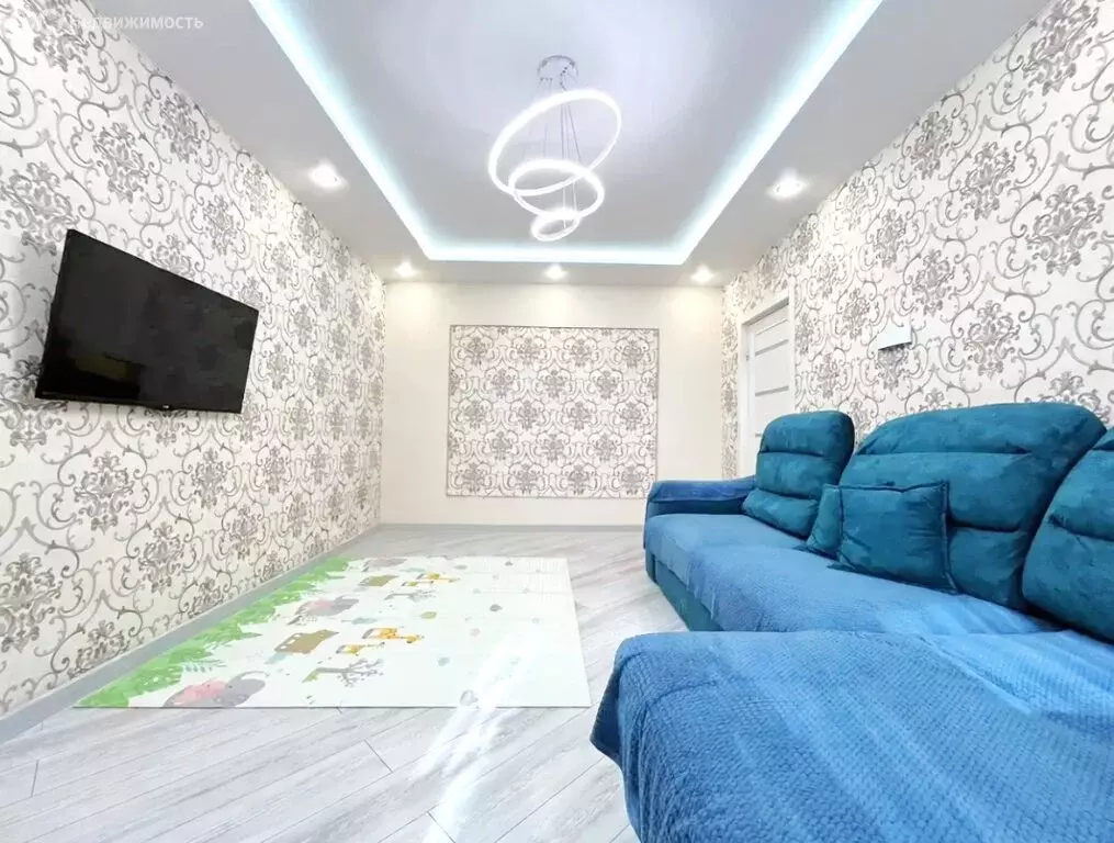 2-комнатная квартира: село Осиново, улица Гайсина, 4 (60.2 м) - Фото 1