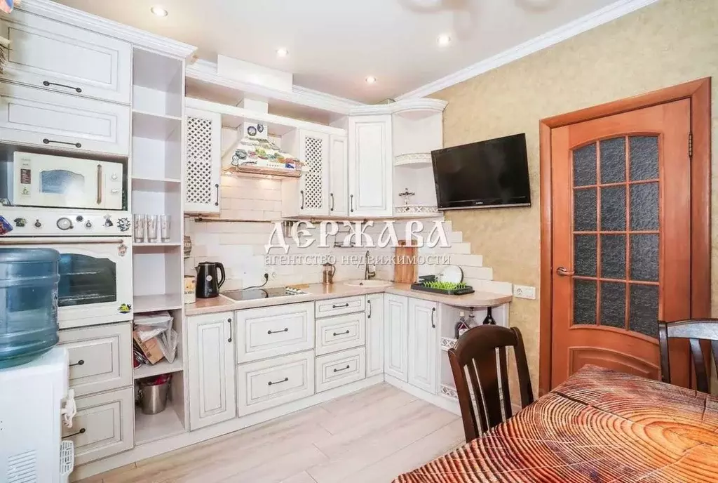 2-к кв. Белгородская область, Старый Оскол Дубрава мкр, 1 кв-л, 10 ... - Фото 2