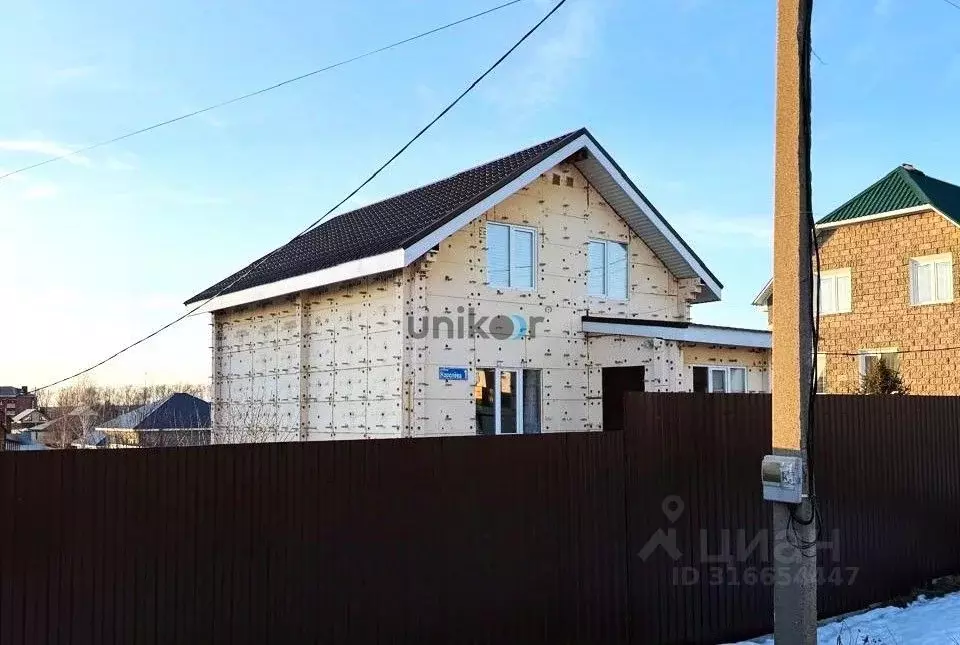 Дом в Башкортостан, Иглинский сельсовет, с. Иглино ул. Бикбая (99 м) - Фото 1