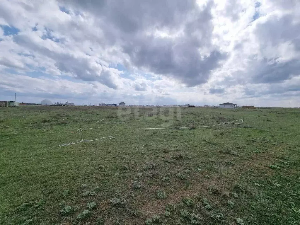 Участок в Крым, Сакский район, с. Уютное  (7.72 сот.) - Фото 0