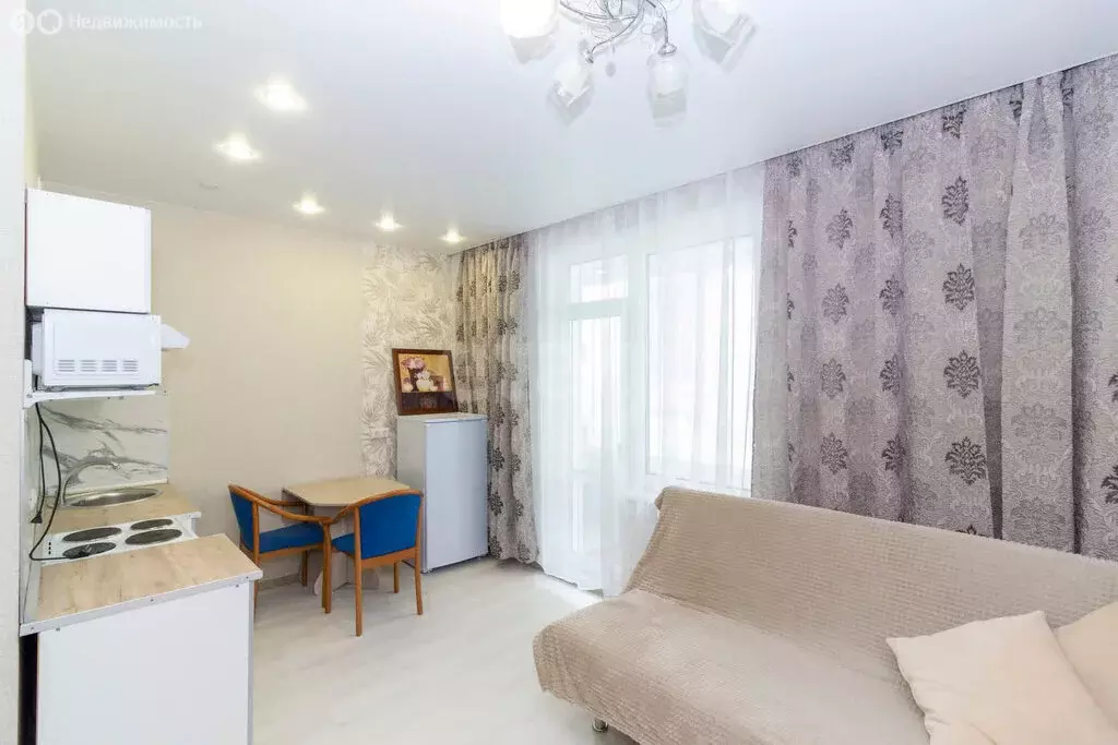 Квартира-студия: Тюмень, улица Фармана Салманова, 26 (24.5 м) - Фото 0
