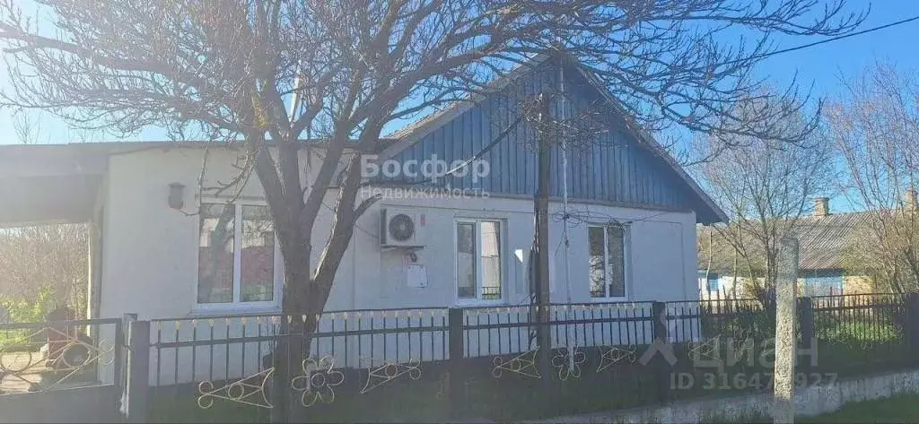 Дом в Крым, Белогорский район, с. Курское ул. Заречная (59 м) - Фото 0