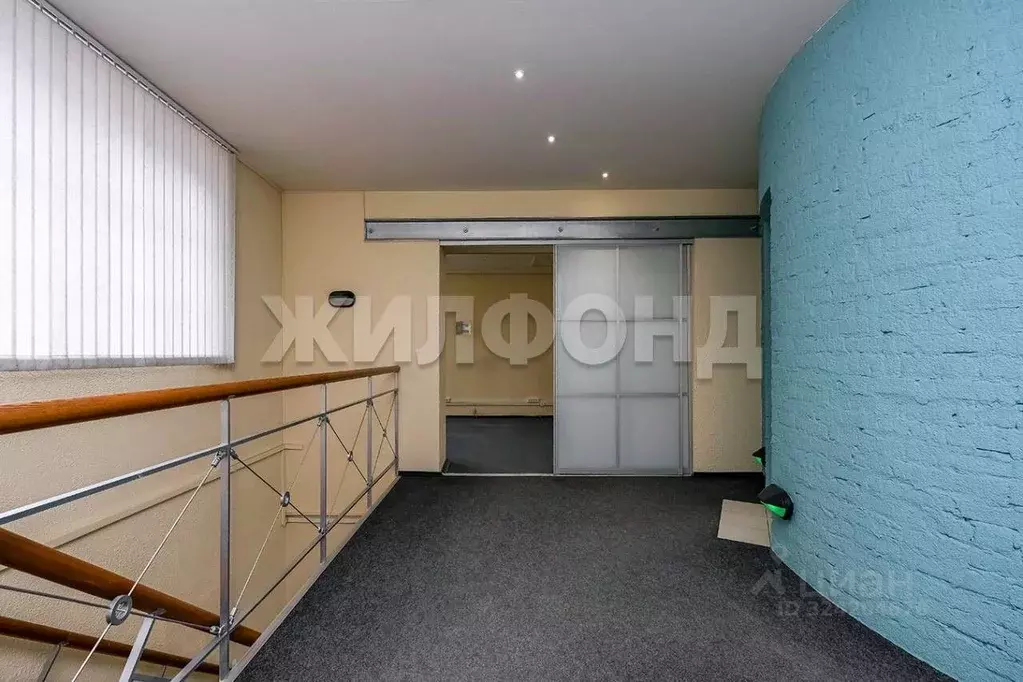 3-к кв. Новосибирская область, Новосибирск ул. Вокзальная магистраль, ... - Фото 2